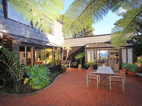 11A Taumaru Avenue, Lowry Bay