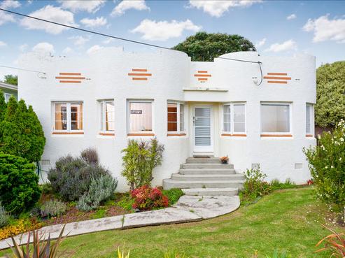 12 Otakau Road, Milford
