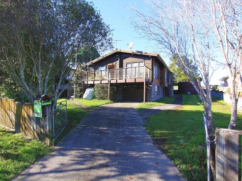 14 Brian Crescent, Stanmore Bay