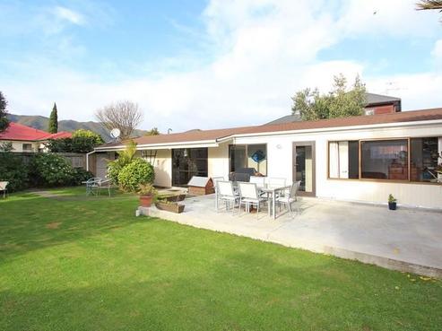 25A Ludlam Crescent, Woburn