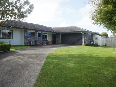 13 Boulevard Drive, Merrilands