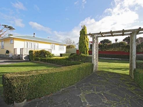 6 Riemenschneider Street, Manaia