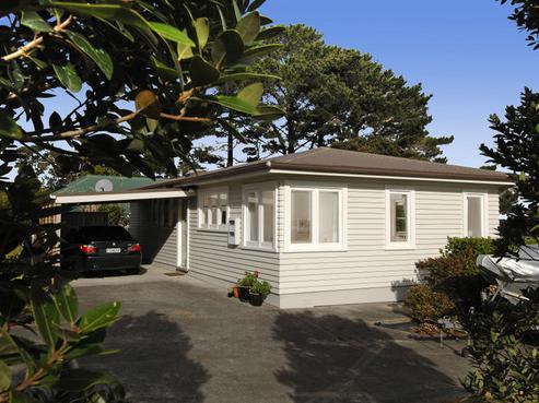 728B East Coast Road, Pinehill