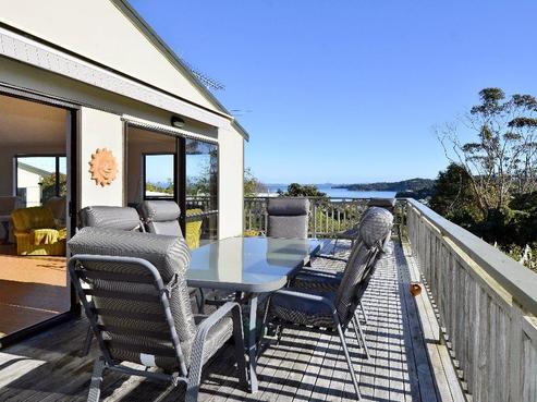 57 Ocean Road, Surfdale