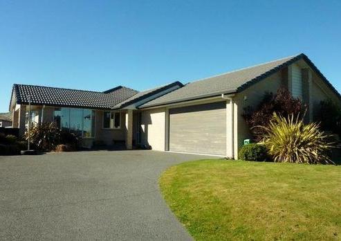 63 Montgomery Crescent, Bader