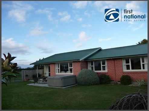 102 Farm Road, Allenton