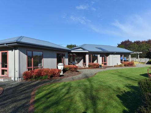 223 Westdale Road, Redwood Valley