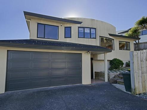 8/15 Cape Hill Road, Pukekohe
