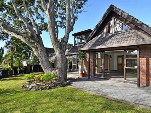 18 Otakau Road, Milford
