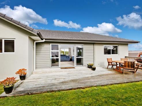 9 Carol Lee Place, Albany Heights