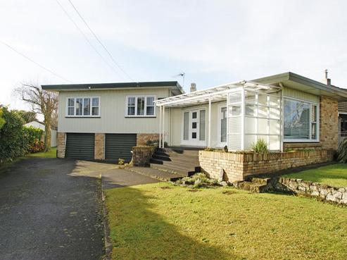 768 River Road, Chartwell