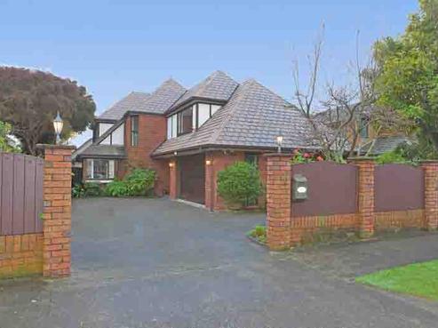 10 Chilton Grove, Central Hutt