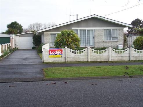 47 Garden Heights Avenue, Glenview
