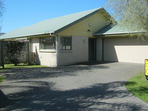 101B Main Road, Clive