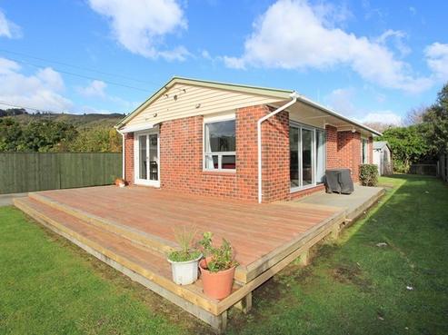 25 Molesworth Street, Taita