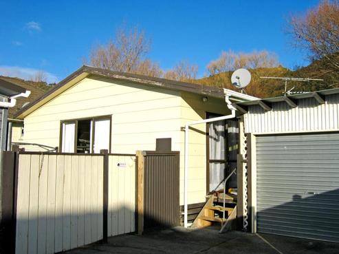 98A Strand Crescent, Naenae