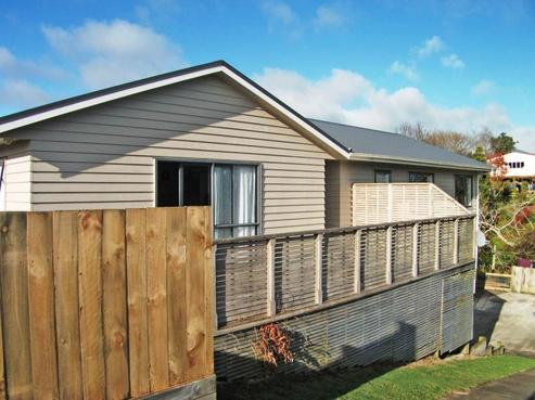 21 Chartwell Drive, Eltham