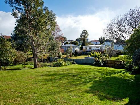 8A Montgomery Avenue, Belmont