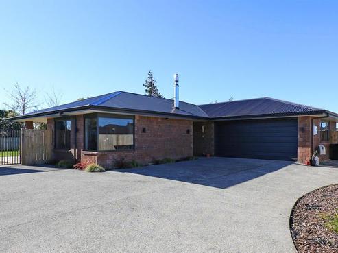 20B Estate Grove, Inglewood