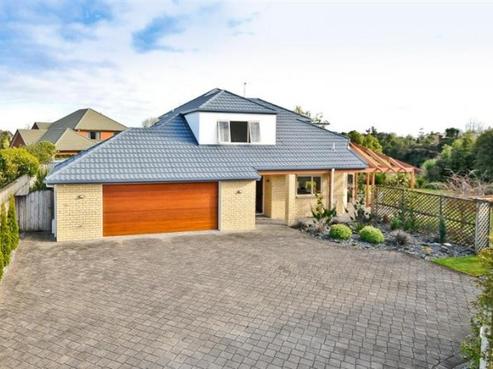 35 Montrose Crescent, Huntington