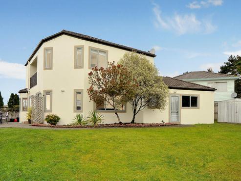 2/14 Marbeth Court, Botany Downs