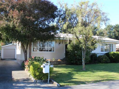 35 Exeter Crescent, Pirimai