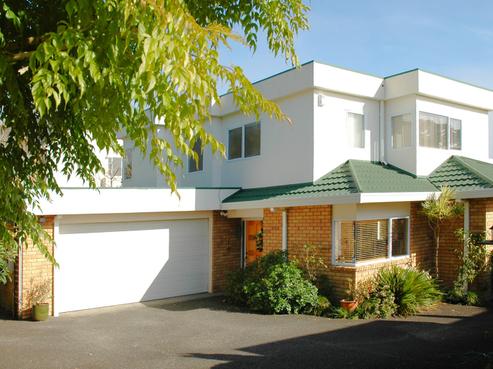 2/145 Somerville Road, Somerville