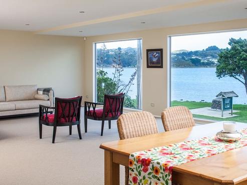 13 Motukaraka Point, Pauatahanui