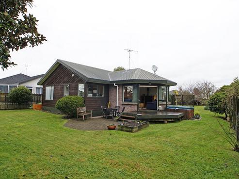 13 Caesar Roose Drive, Glenview