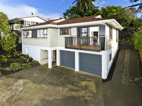 26 Seabreeze Road, Narrow Neck