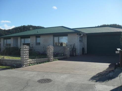 17 Bishops Close, Greenmeadows