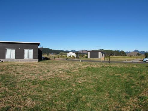 195 Ngaio Drive, Matarangi