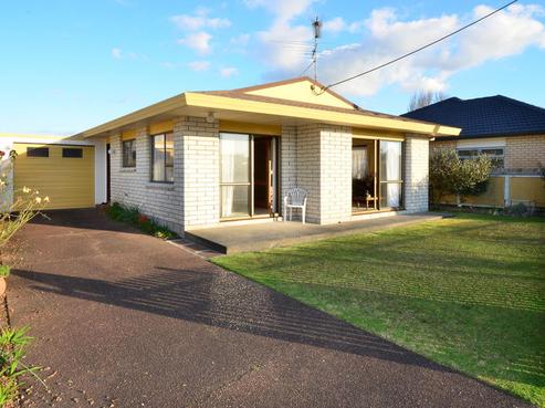 2/20 Pine Road, Orewa