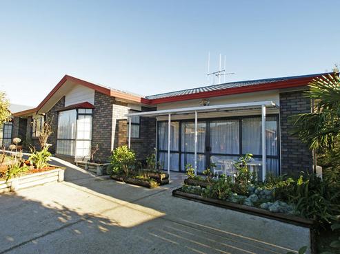 24 Dixon Road, Fitzroy