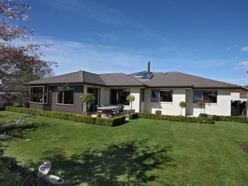 135 Layard Street, Windsor