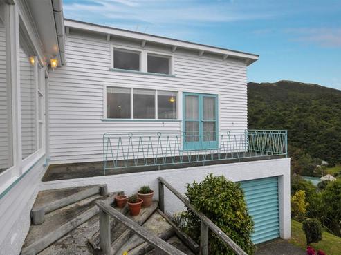 4 Winston Street, Crofton Downs