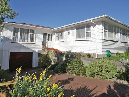 14 Maple Grove, Kingston