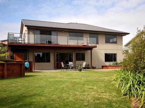 18 Redwood Crescent, Hurdon