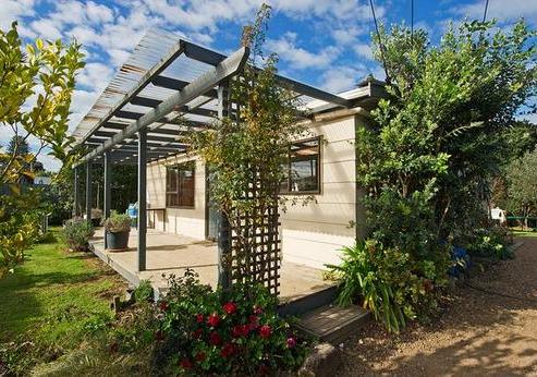 2 Alison Road, Surfdale
