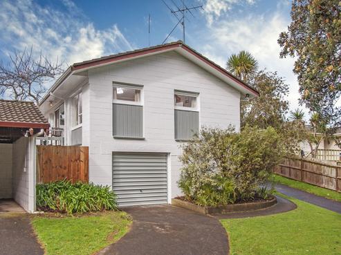 1/14 Commodore Drive, Lynfield