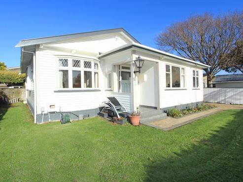 10 Nikau Grove, Woburn