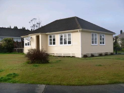 2 Larsen Street, Westport