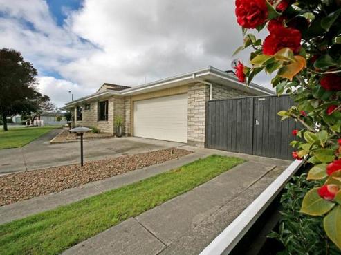 24 Mckeefry Avenue, Greenmeadows