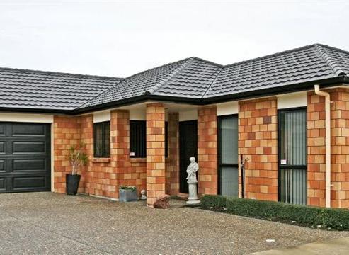 208 Frimley Oaks, Frimley