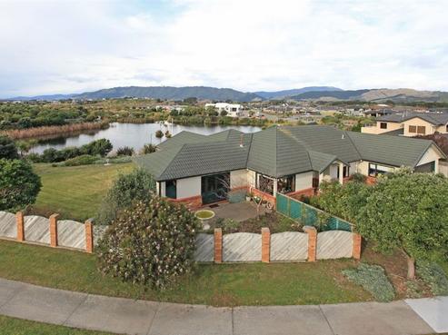 6 Takahe Drive, Paraparaumu Beach