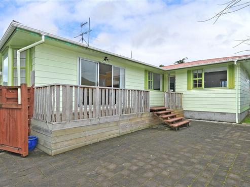 18 Harvard Grove, Totara Park