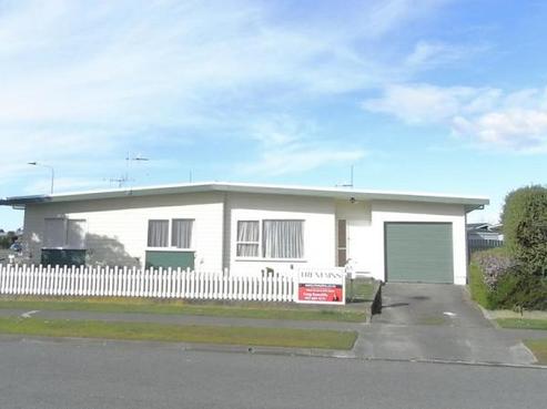 55 Clarence Cox Crescent, Pirimai