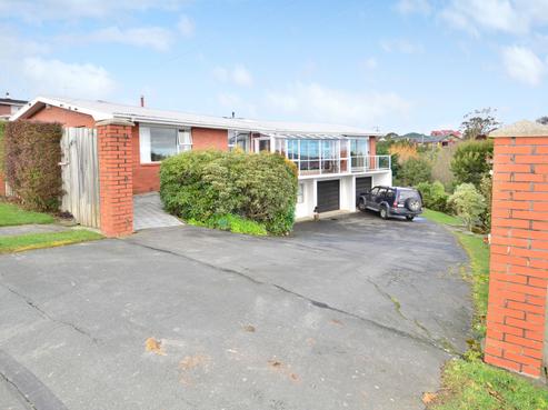 130 Larnach Road, Waverley