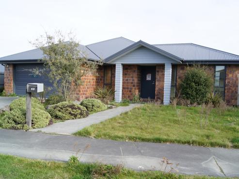 8 Beacon Street, Brooklands
