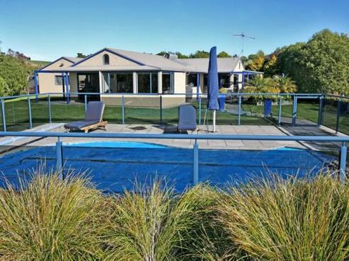 50 Pineleigh Drive, Poraiti